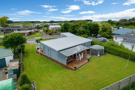 Photo of property in 11 Ramona Avenue, Waitarere Beach, Levin, 5510