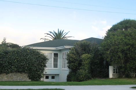 Photo of property in 22 Golf Road, Paraparaumu Beach, Paraparaumu, 5032