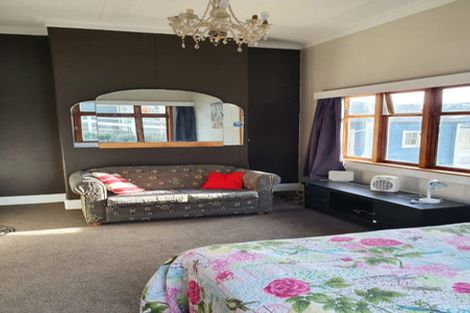 Photo of property in 60 Roxburgh Street, Mount Victoria, Wellington, 6011