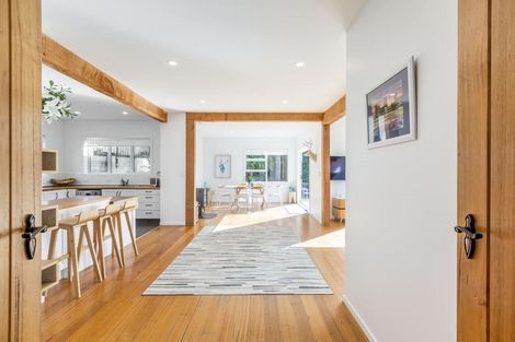 Photo of property in 91f Wade River Road, Stanmore Bay, Whangaparaoa, 0932