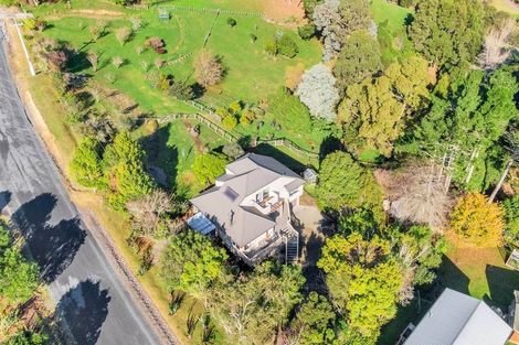 Photo of property in 215 Kaipara Road, Papakura, 2582