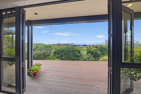 Photo of property in 71 Ruapehu Drive, Fitzherbert, Palmerston North, 4410