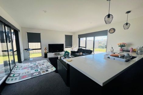Photo of property in 4 Eileen Way, Rolleston, 7615