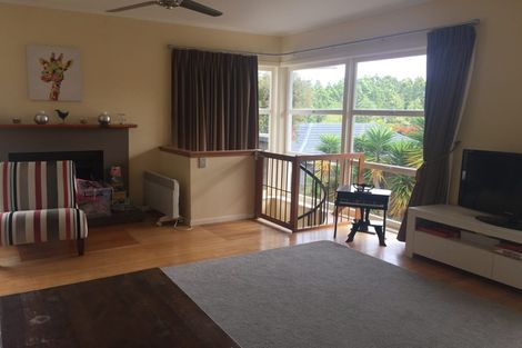 Photo of property in 2/26 Coroglen Avenue, Birkenhead, Auckland, 0626