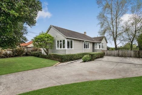 Photo of property in 12 Village Way, Ardmore, Papakura, 2582