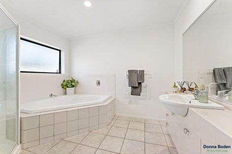 Photo of property in 13 Sunset Drive, Pukekohe, 2120