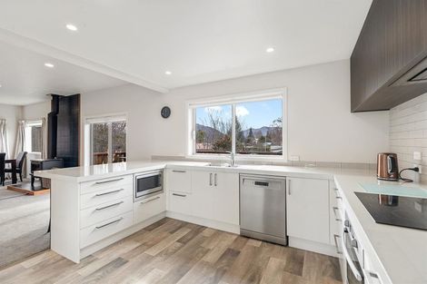 Photo of property in 124 Aubrey Road, Wanaka, 9305