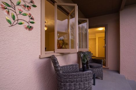 Photo of property in 25 Winston Avenue, Hokowhitu, Palmerston North, 4410