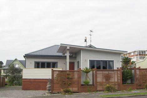 Photo of property in 162 Molesworth Street, New Plymouth, 4312