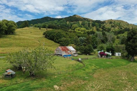 Photo of property in 1084 Kanakanaia Road, Whatatutu, Te Karaka, 4091