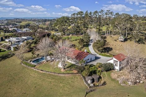 Photo of property in 49 Vaughans Road, Okura, Albany, 0792