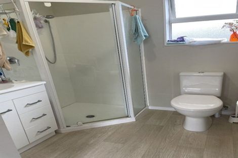 Photo of property in 96 Hutchinsons Road, Bucklands Beach, Auckland, 2014