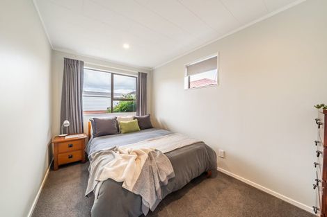 Photo of property in 2/48 Kowhai Avenue, Ebdentown, Upper Hutt, 5018