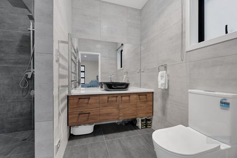 Photo of property in 1 Leven Lane, Totara Heights, Auckland, 2105