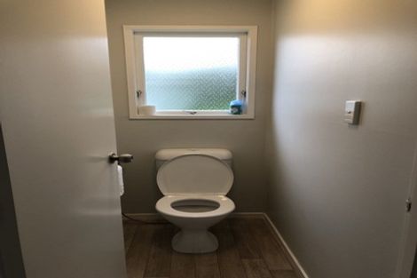 Photo of property in 15 Arlette Place, Massey, Auckland, 0614