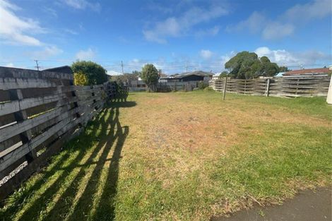 Photo of property in 12 Gibbons Crescent, Castlecliff, Whanganui, 4501