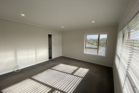 Photo of property in 1/32 Shanaway Rise, Hillcrest, Auckland, 0627
