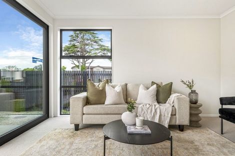 Photo of property in 32 Swanson Road, Henderson, Auckland, 0610