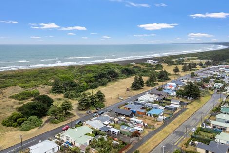 Photo of property in 5 Seafront Road, Castlecliff, Whanganui, 4501