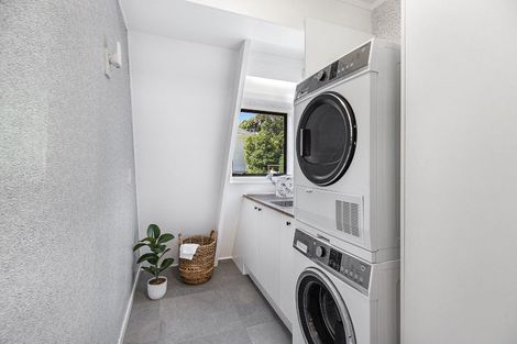 Photo of property in 49 Mantell Street, Seatoun, Wellington, 6022