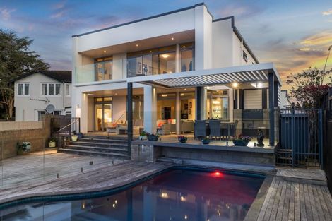 Photo of property in 34 Lake Crescent, Hamilton Lake, Hamilton, 3204