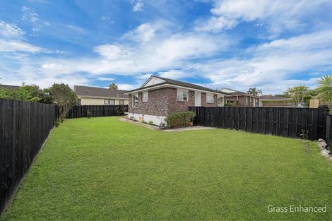Photo of property in 2/37 Blacklock Avenue, Henderson, Auckland, 0612