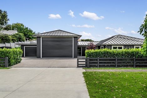 Photo of property in 32 Wallis Street, Raglan, 3225