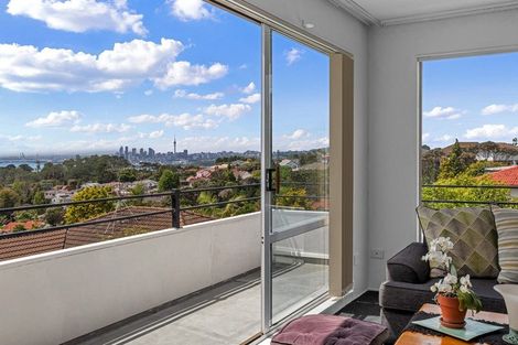 Photo of property in 28 Murano Place, Chatswood, Auckland, 0626