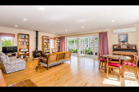 Photo of property in 35 Dale Road, Raumati South, Paraparaumu, 5032