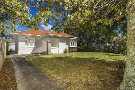 Photo of property in 147 Vauxhall Road, Narrow Neck, Auckland, 0624