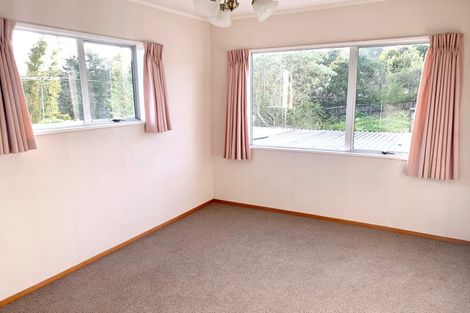 Photo of property in 1024 East Coast Road, Fairview Heights, Auckland, 0630