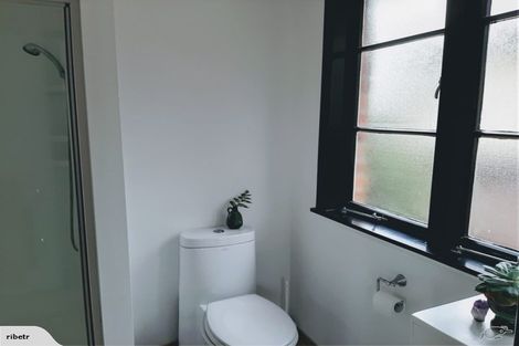 Photo of property in 2 Jutland Road, Pukekohe, 2120