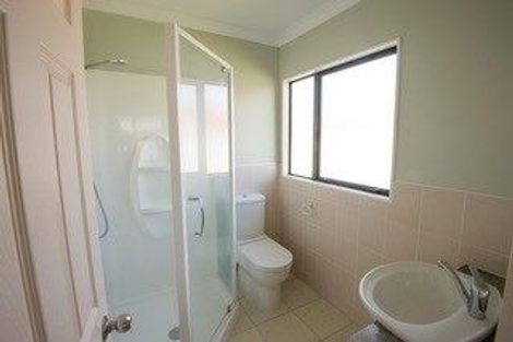Photo of property in 6 Cinnabar Place, Westgate, Auckland, 0614