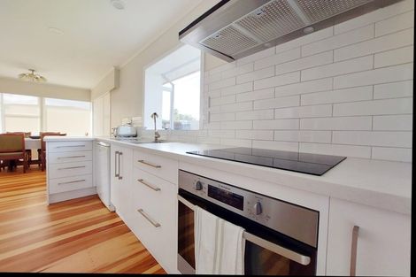 Photo of property in 20 Duncan Road, St Andrews, Hamilton, 3200