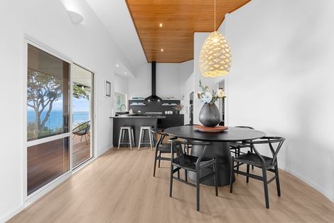 Photo of property in 95 Tiri Road, Tindalls Beach, Whangaparaoa, 0930