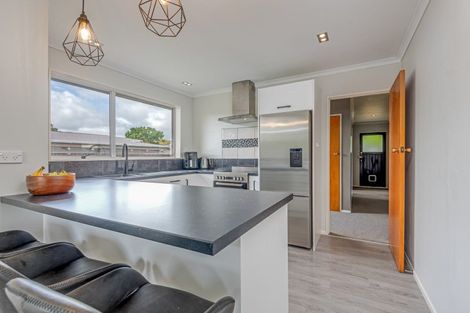 Photo of property in 19 Wikiriwhi Crescent, Awapuni, Palmerston North, 4412