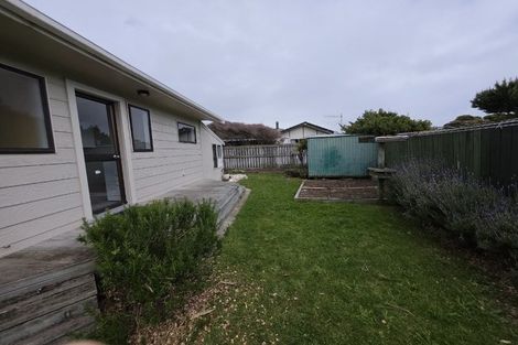 Photo of property in 5 Simcox Street, Otaki Beach, Otaki, 5512