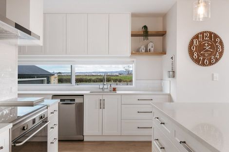 Photo of property in 93 Bell Road, Papamoa, Te Puke, 3187