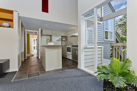 Photo of property in 8 Eucalyptus Place, Beach Haven, Auckland, 0626