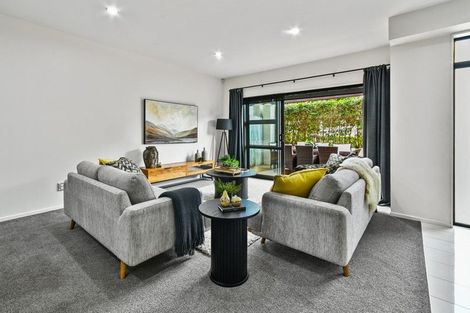 Photo of property in 27 Popokatea Drive, Takanini, 2112