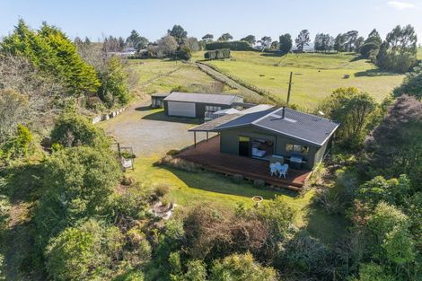 Photo of property in 18 Whakaroa Road, Kinloch, Taupo, 3385