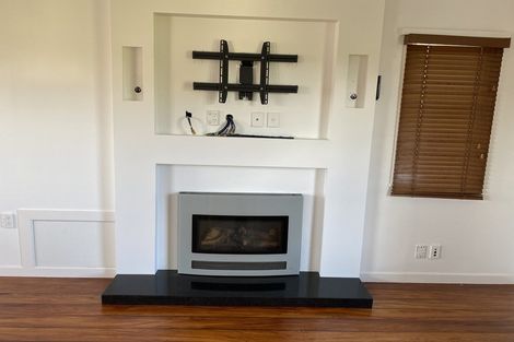 Photo of property in 11 Youngs Road, Papakura, 2110