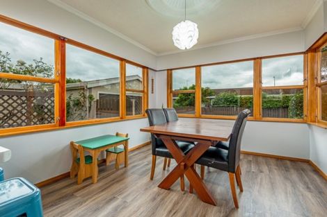 Photo of property in 86 Wikiriwhi Crescent, Awapuni, Palmerston North, 4412