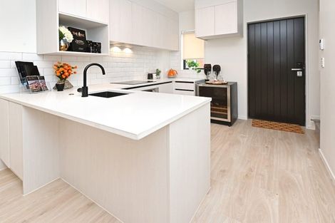 Photo of property in 11 Toanga Place, Mount Wellington, Auckland, 1062