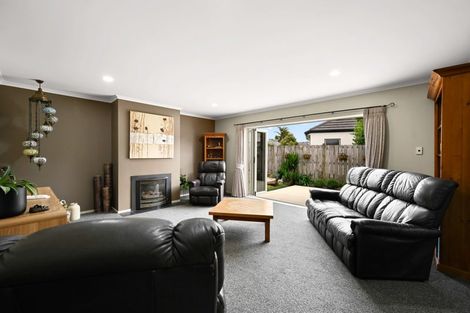 Photo of property in 9 Roderick Place, Rototuna, Hamilton, 3210