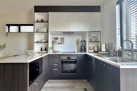 Photo of property in 4/47 Beach Road, Te Atatu Peninsula, Auckland, 0610