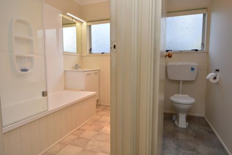 Photo of property in 16 Kupe Drive, Carterton, 5713