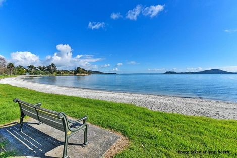 Photo of property in 13 Kawakawa-orere Road, Kawakawa Bay, Papakura, 2585