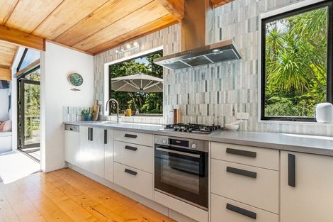Photo of property in 33 Park Hill Road, Birkenhead, Auckland, 0626