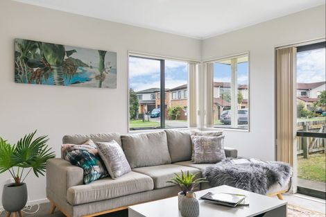 Photo of property in 64 Naylors Drive, Mangere, Auckland, 2022
